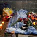 El cuerpo de Domingo Manuel Tomás es velado por su familia en San Miguel Acatán, Huehuetenango. (Foto Prensa Libre: Tomada del Facebook de Producciones Santa Cruz Barillas Huehuetenango)