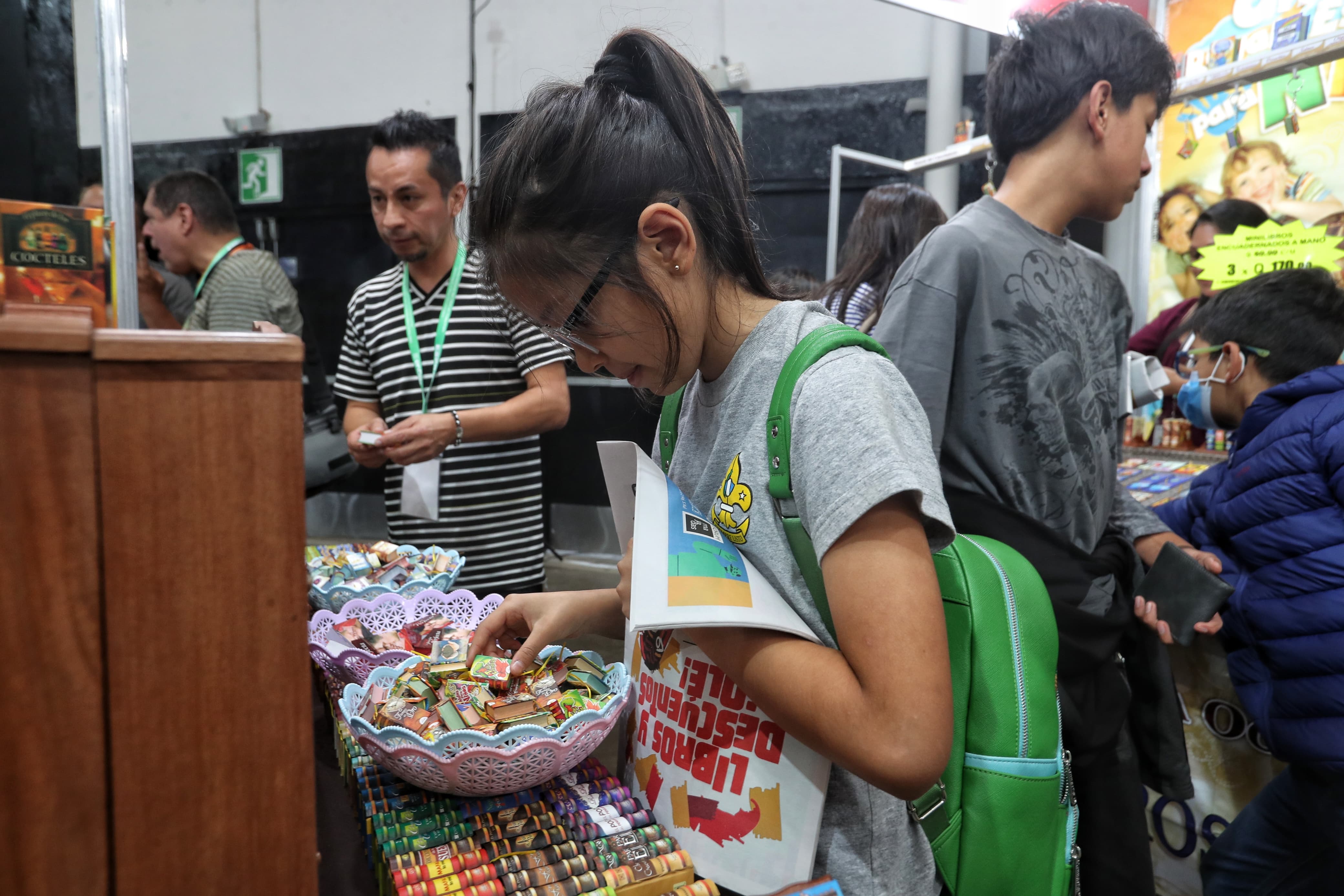 En las actividades programadas por Filgua,  han dedicado un espacio para actividades a los más pequeños para fomentar el hábito de la lectura. (Foto Prensa Libre: Byron Rivera)

