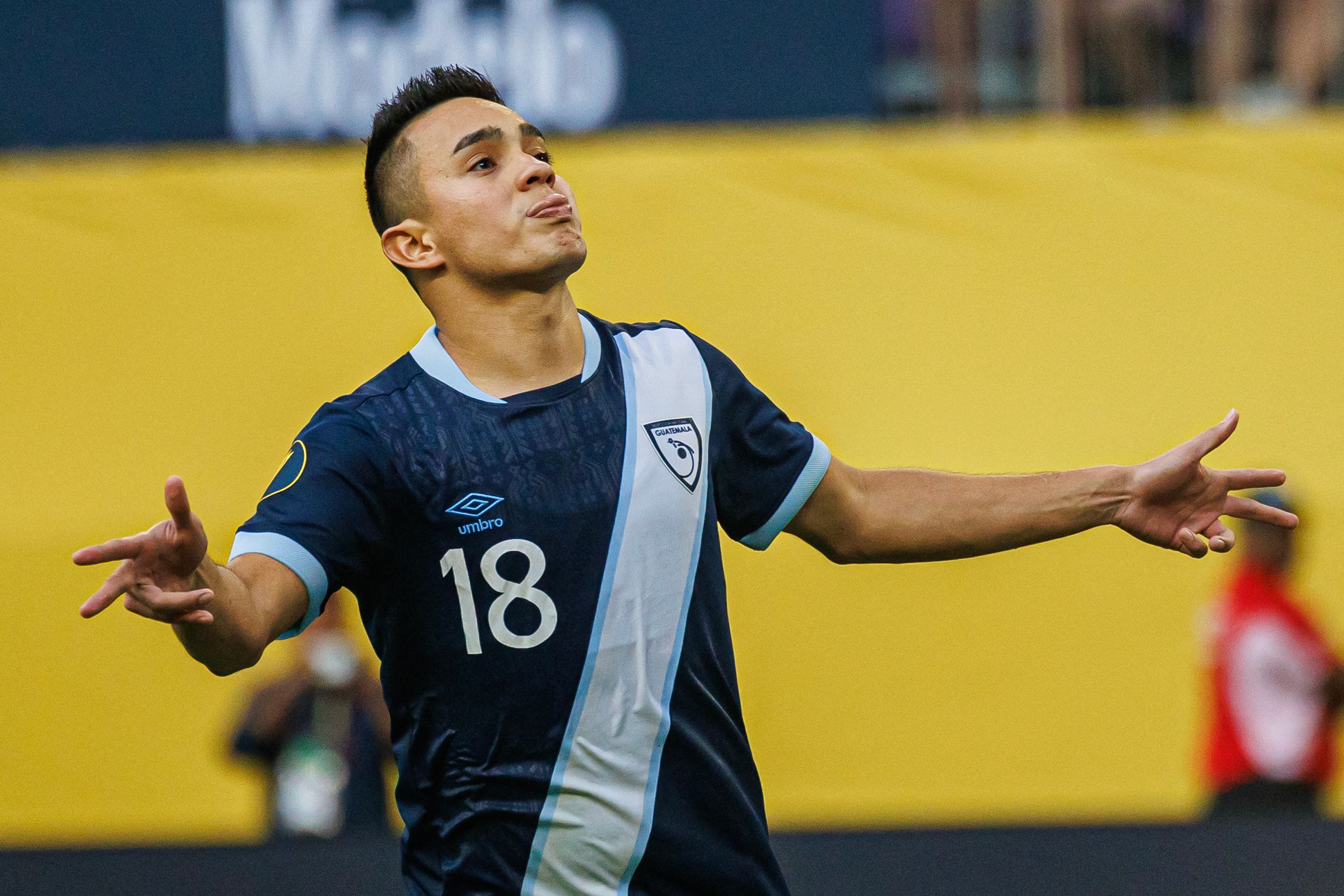 Oscar Santis Copa Oro