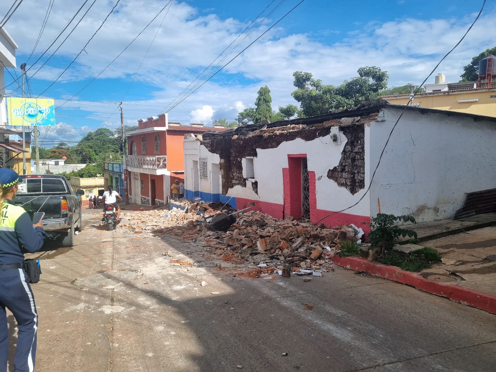 Varias viviendas de Comapa, Jutiapa, resultaron dañadas por la serie de sismos que sacudió el país este martes 29 de julio. (Foto Prensa Libre: Bomberos Municipales Departamentales)