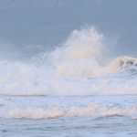 Pohang (Korea, Republic Of), 02/01/2024.- High waves are observed on the coast of Pohang, North Gyeongsang Province, southeastern South Korea, 02 January 2024, after tsunami waves triggered by a strong earthquake in the central Japan prefecture of Ishikawa reached east coastal areas of South Korea. (Terremoto/sismo, Japón, Corea del Sur) EFE/EPA/YONHAP SOUTH KOREA OUT