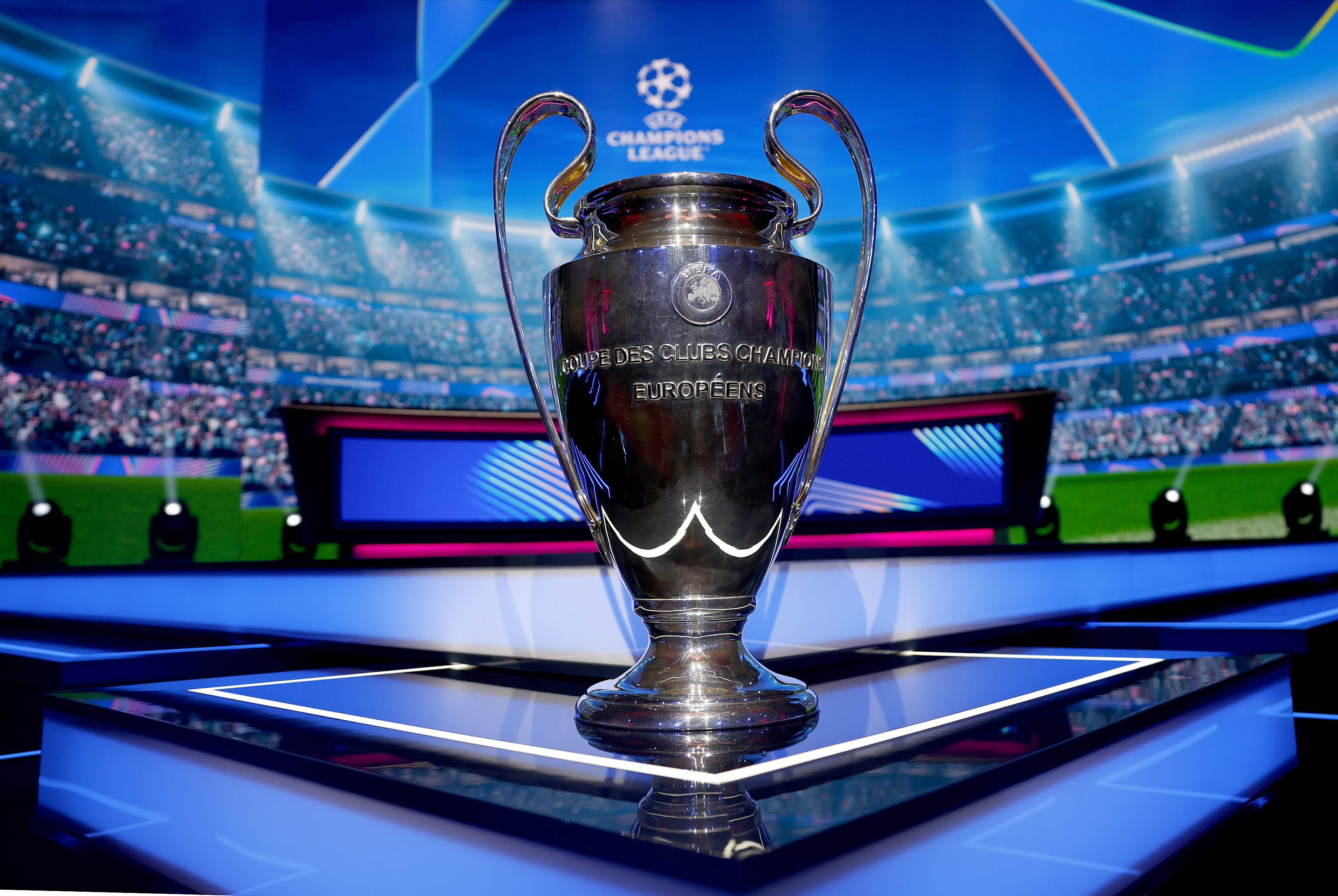 Monaco (Monaco), 28/08/2025.- The UEFA Champions League trophy on display before the UEFA Champions League league phase draw at the Grimaldi Forum in Monaco, 28 August 2025. (Liga de Campeones) EFE/EPA/MOHAMMED BADRA
