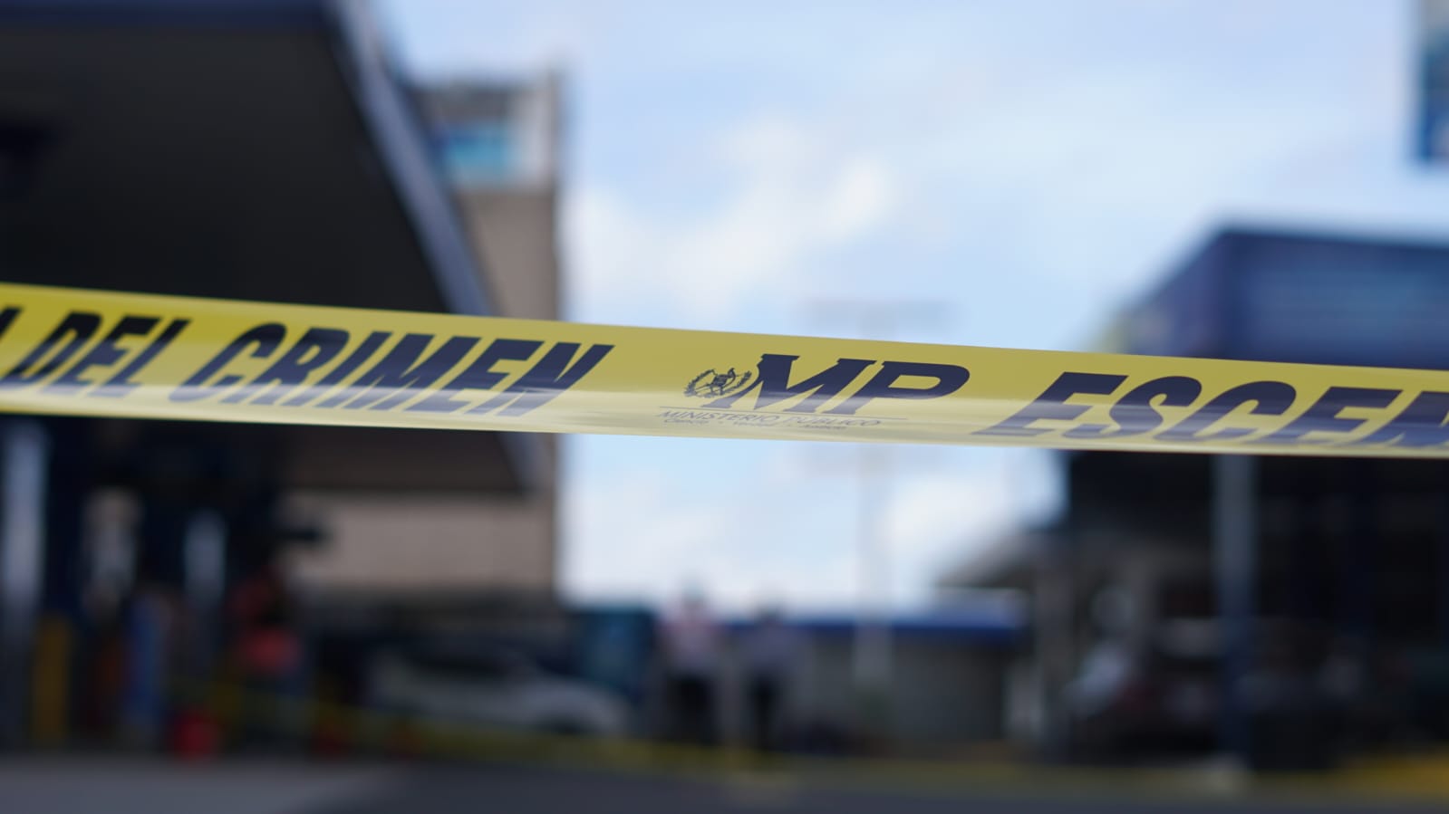 
Los hechos de violencia no dan tregua en la capital, pues solo este martes 26 de agosto los cuerpos de socorro reportan por lo menos seis muertos y varios heridos. (Foto Prensa Libre: Kimberly Solares)
