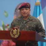 El ministro de la Defensa recibió una denuncia por el robo del armamento militar. Fotografía: Prensa Libre.