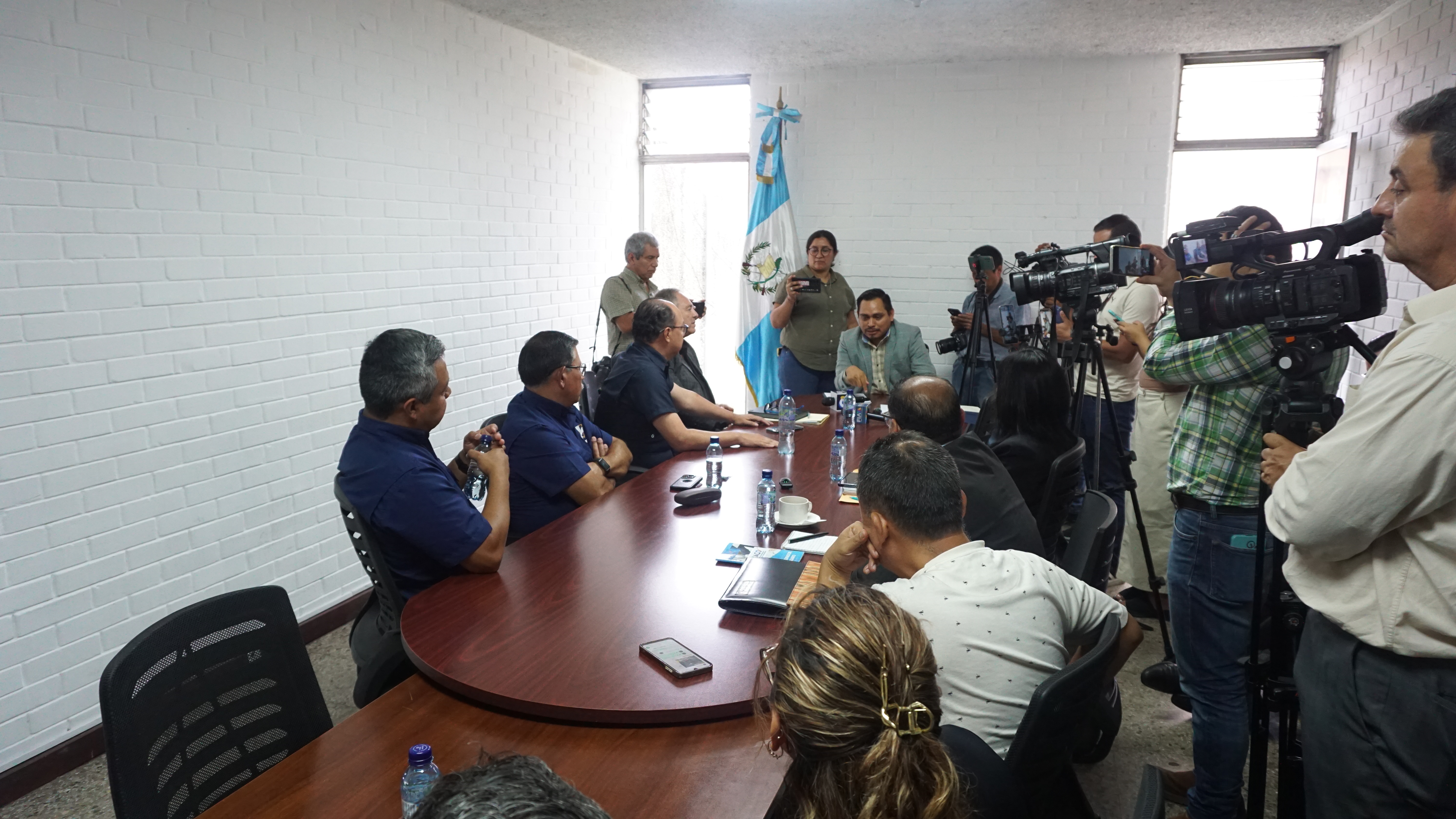 Citación del Diputado del partido Voluntad, Oportunidad y Solidaridad (VOS) José Chic a autoridades de la Federación Nacional de Futbol(Fedefut), sobre la reventa de entradas para partido de la selección nacional.Foto Prensa Libre: José Sánchez21/08/2025
