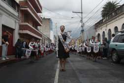 Desfile de bandas de colegios de Ciudad de Guatemala, se perfilan en calles aledañas al Cerrito del Carmen para realizar un recorrido por todo el centro historico de la zona 1, capital.En imagen: Banda del colegio El Rosario.

Foto Prensa Libre: José Sánchez 
16/08/2025
