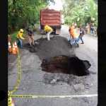 Covial ya trabaja en la reparación de la vía. (Foto: Covial)