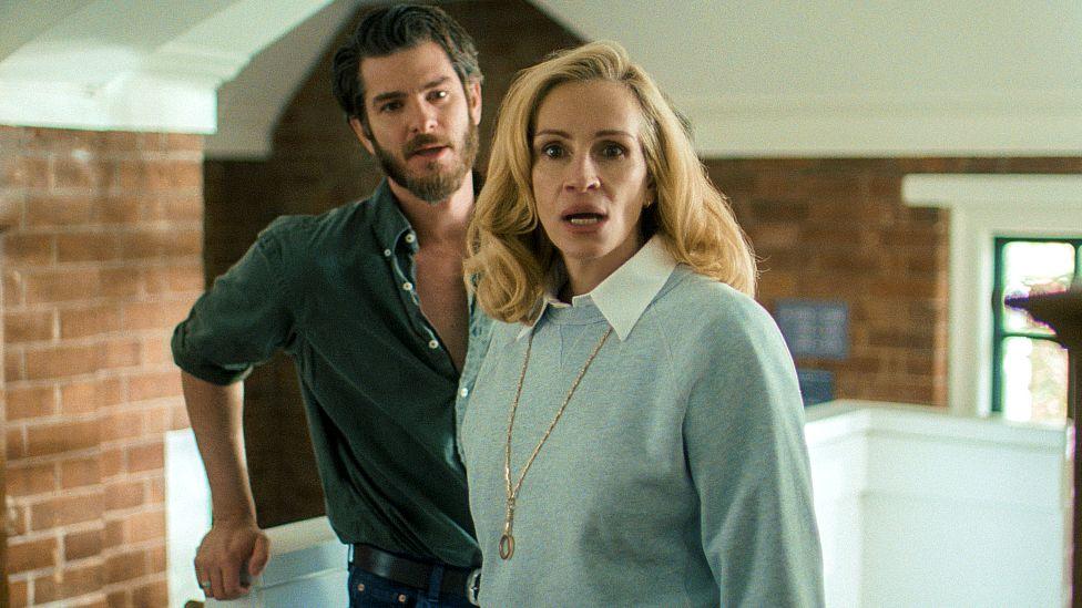 Julia Roberts y Andrew Garfield, en una escena de la película. 
