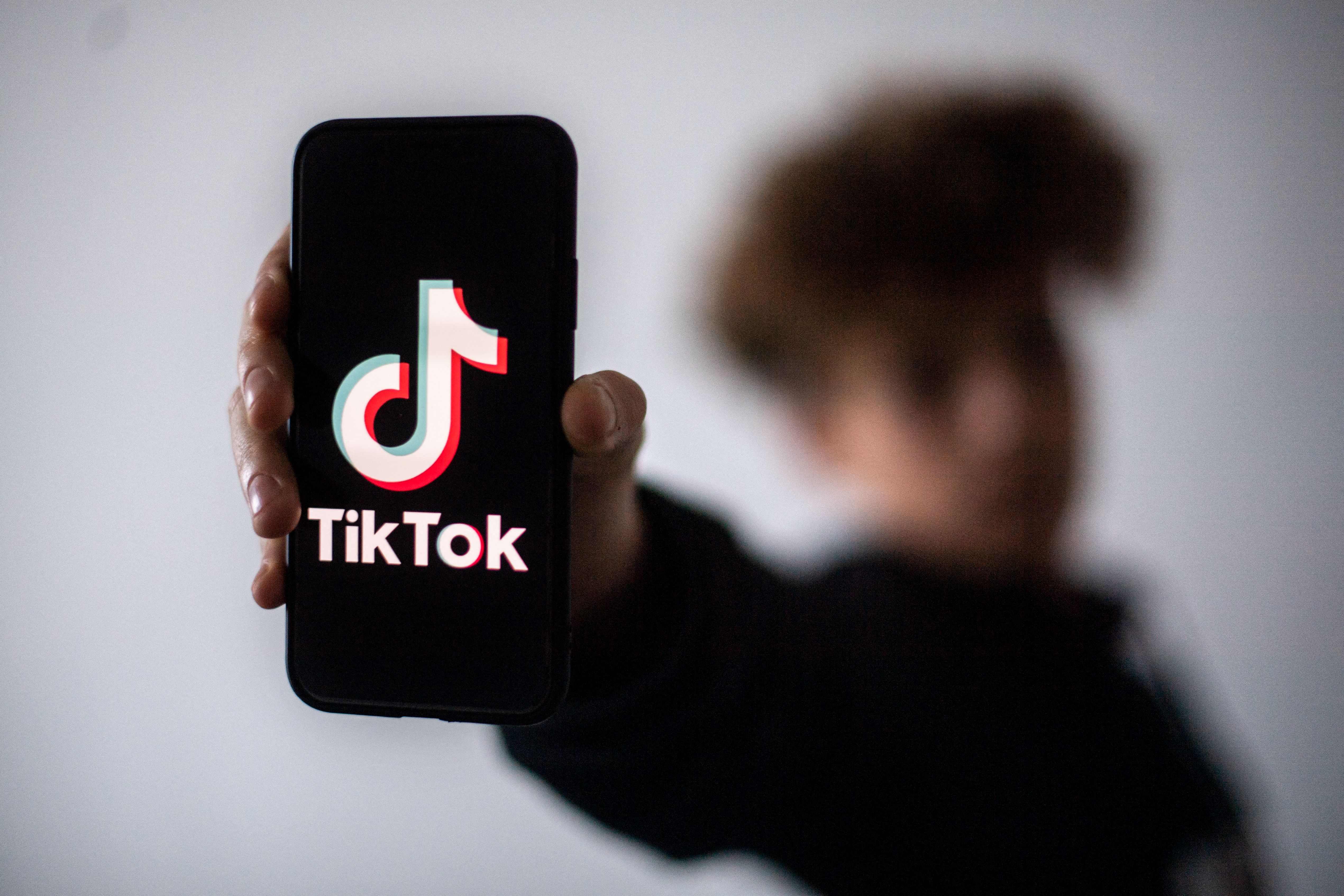 Imagen de referencia. Estados Unidos y China llegan a un acuerdo para TikTok pueda continuar operando en el país norteamericano. (Foto Prensa Libre: AFP). 