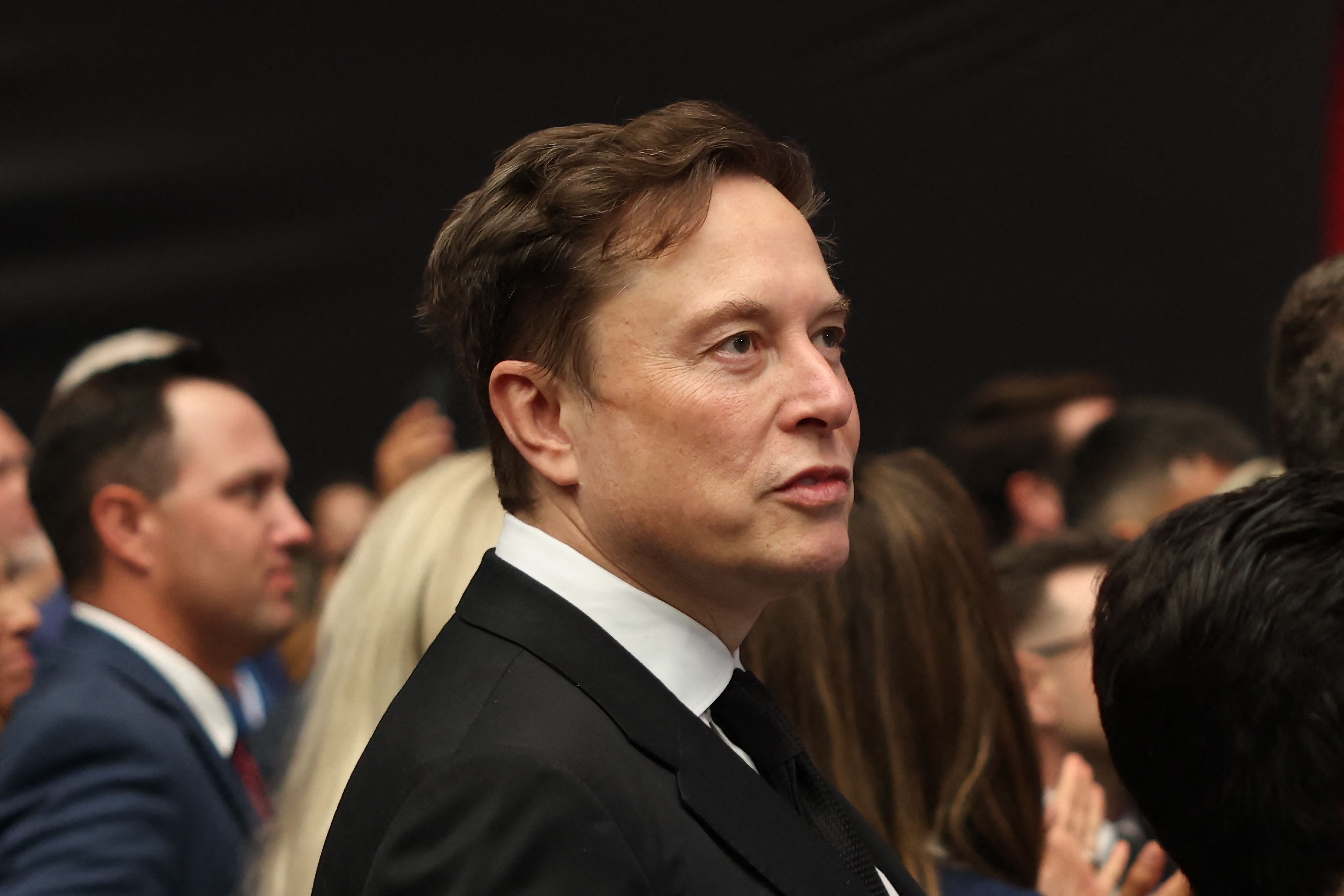 CEO de Tesla, Elon Musk, atiende al funeral del activista de derecha Charlie Kirk. (Foto Prensa Libre: AFP). 