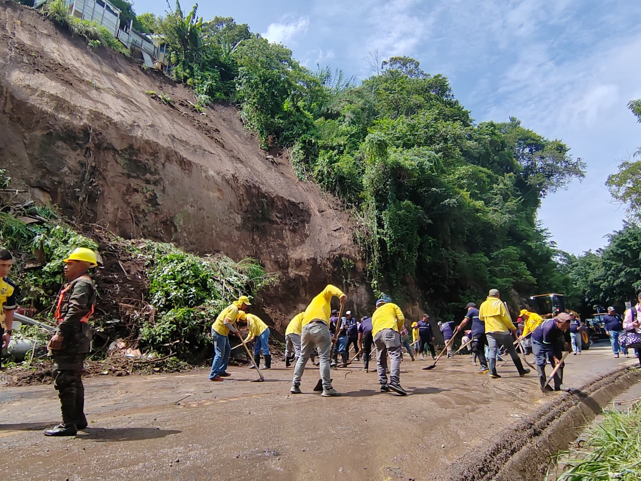 DESLAVE BOCA DEL MONTE. UVA