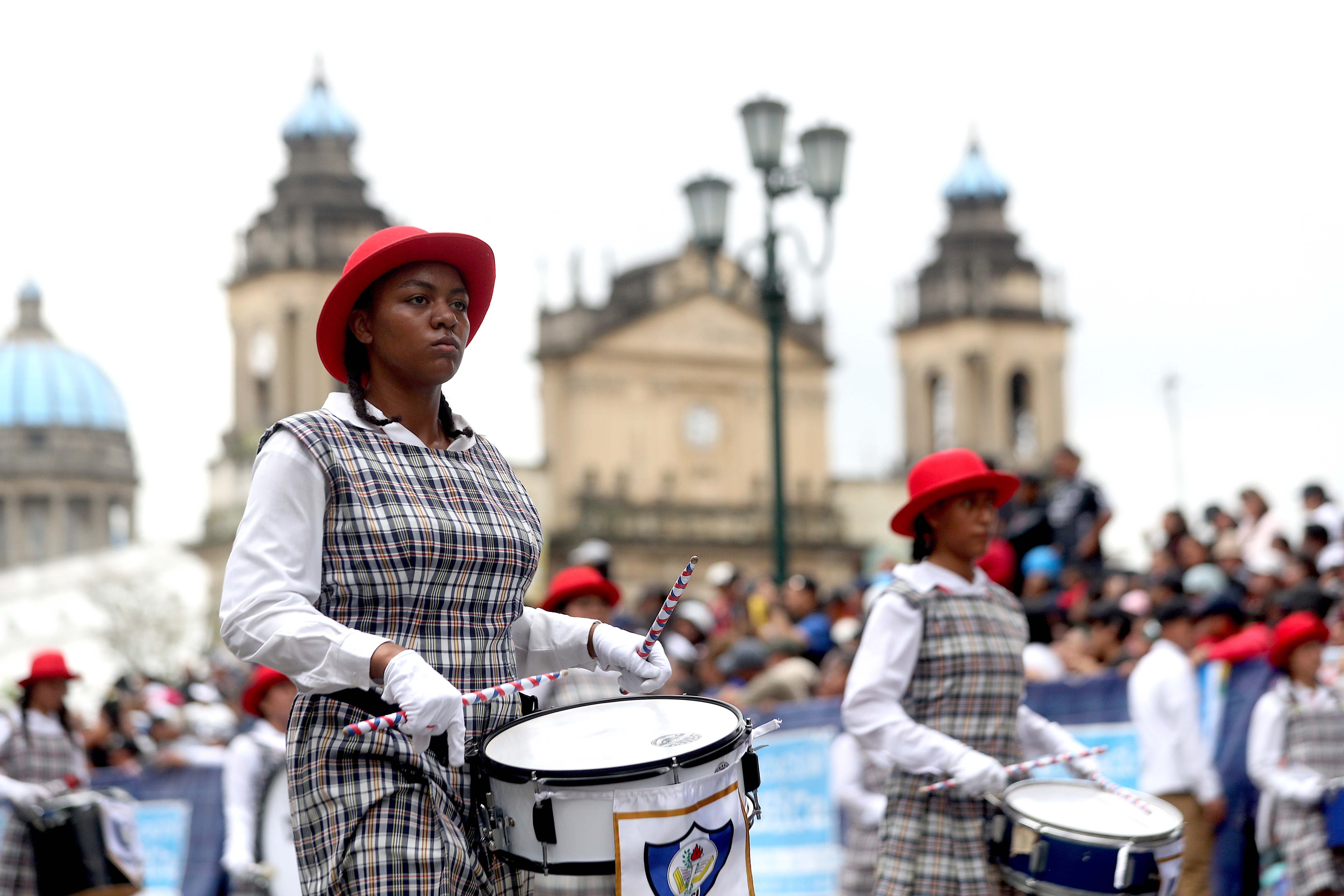 GUATEMALTECOS EN EL DESFILE CêVICO ESCOLAR DEL 15 DE SEPTIEMBRE'