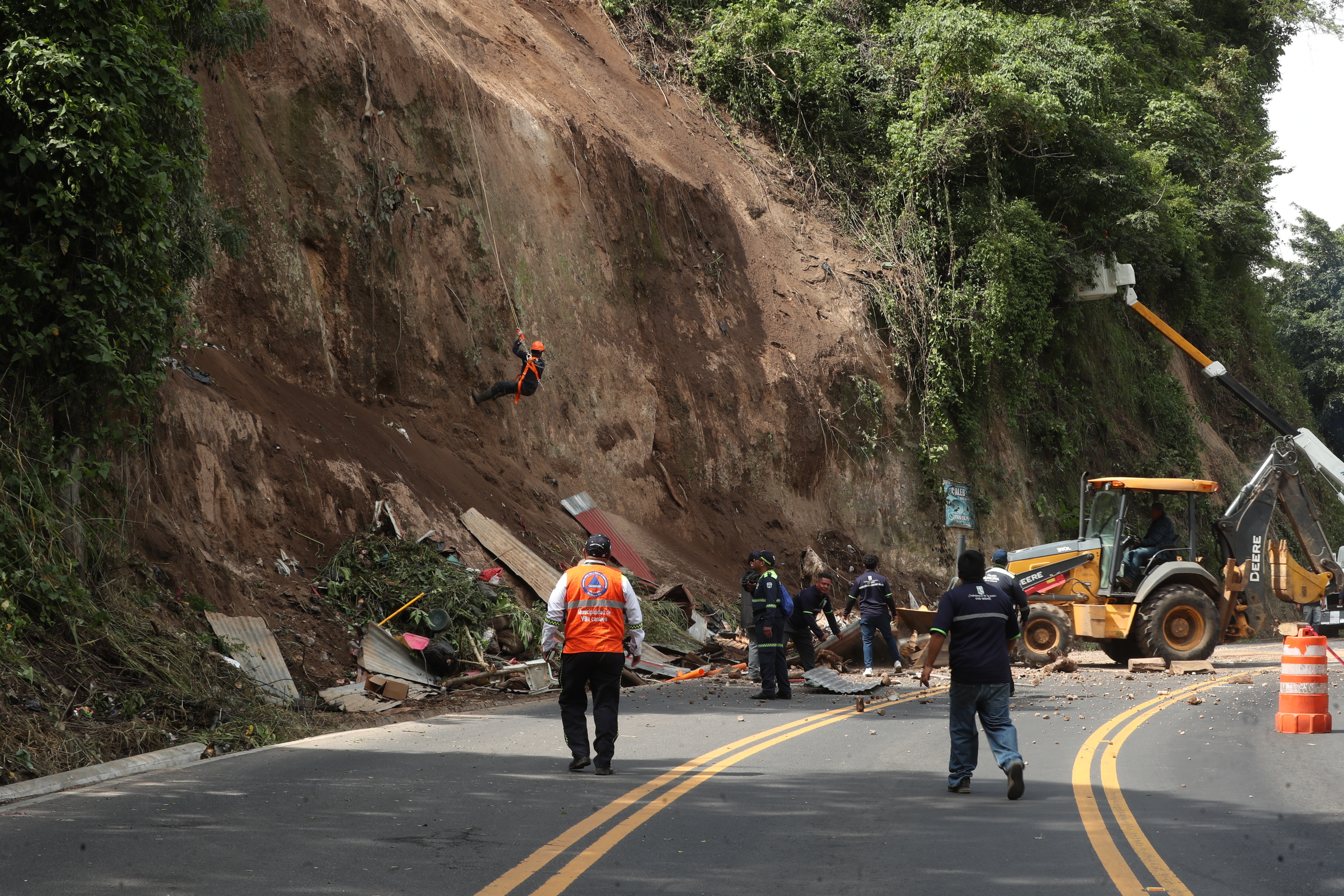 DESLIZAMIENTO AVENIDA HINCAPIE BOCA DEL MONTE'