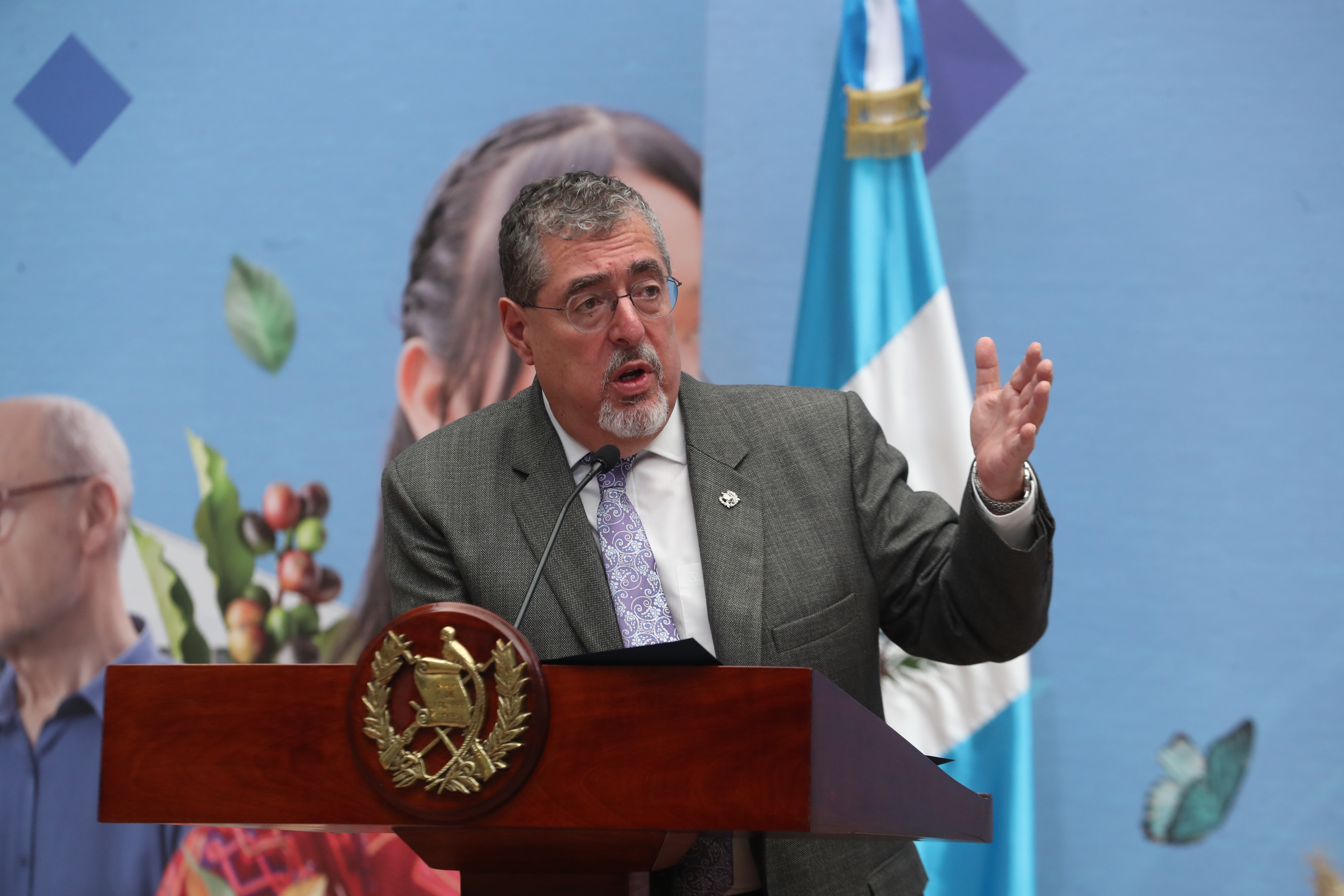 El presidente asegura que siguen analizando los escenarios alrededor del decreto 7-2025. Fotografía: Prensa Libre (Erick Avila).
