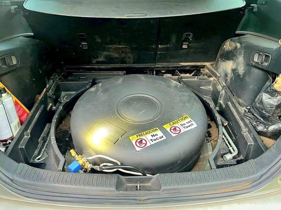 Tanque metálico toroidal que contenía 136 kilos de mercurio incautado en Tapachula.