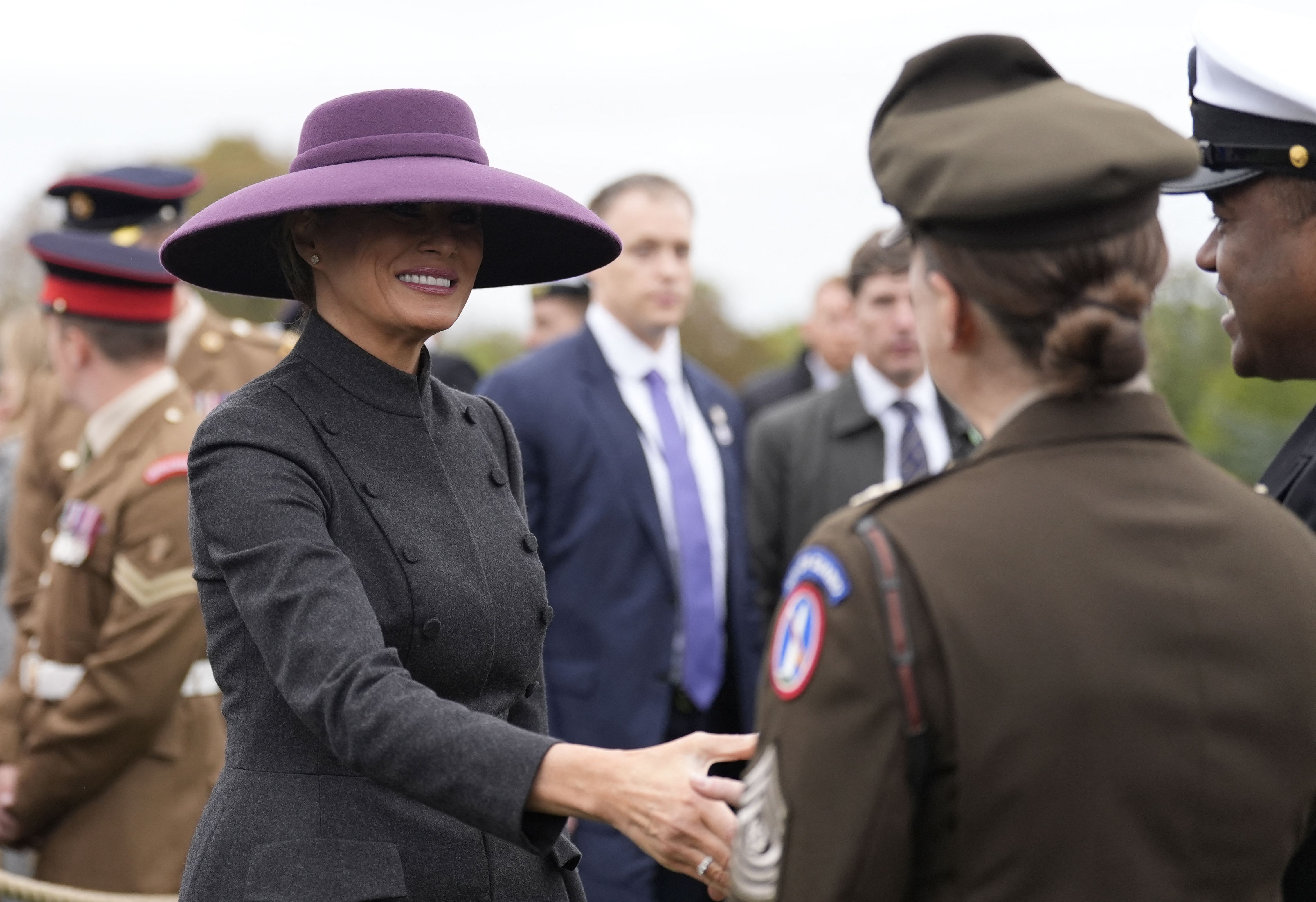 VESTUARIOS MELANIA TRUMP INGLATERRA'