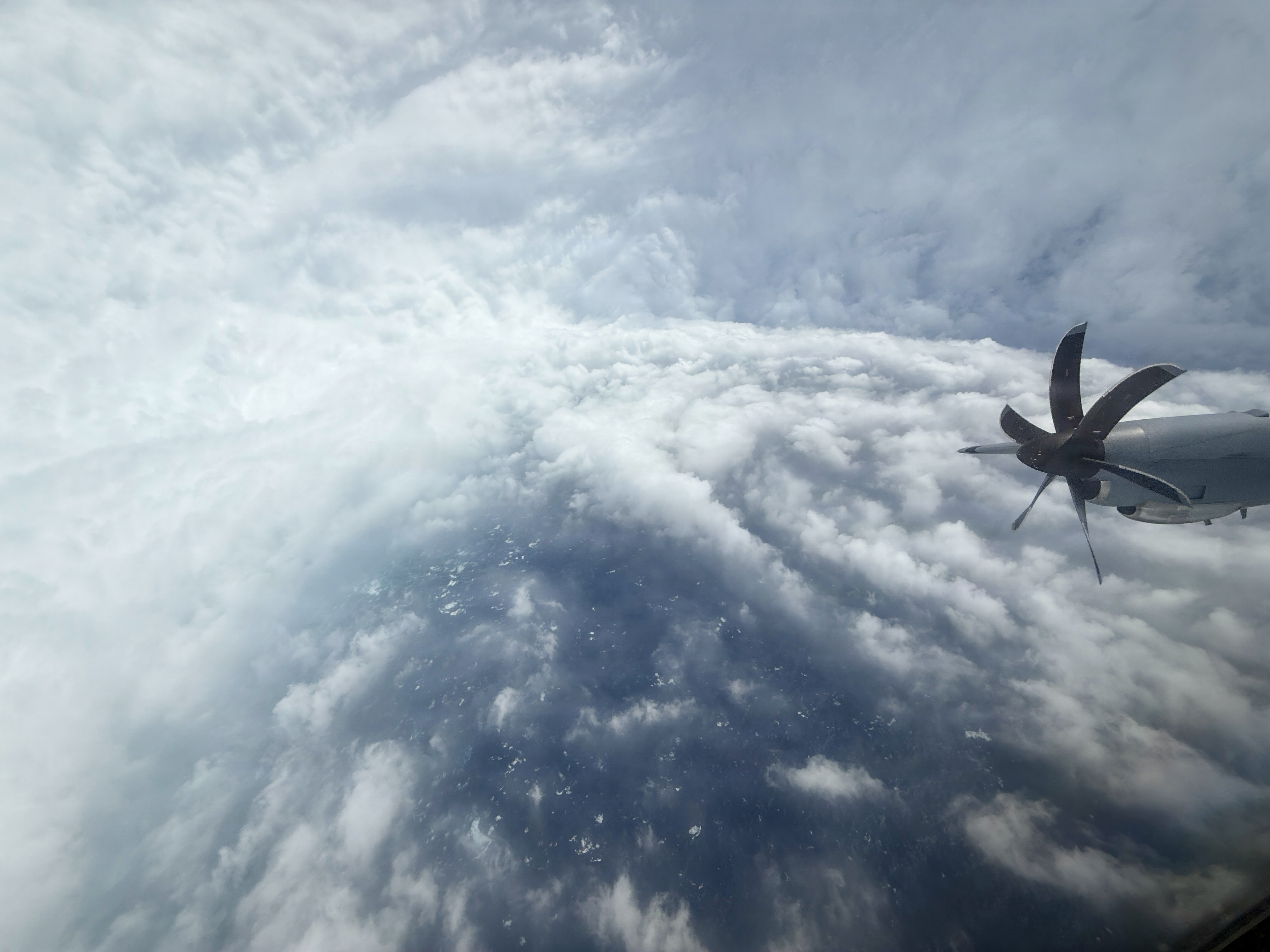 El huracán Melissa, de categoría 5, azota Jamaica con vientos y lluvias devastadores