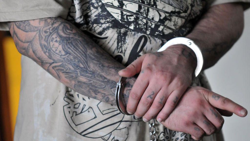 Uno de los pandilleros fugados, Byron Fajardo Revolorio, fue recapturado este lunes, según las autoridades guatemaltecas.
AFP via Getty Images