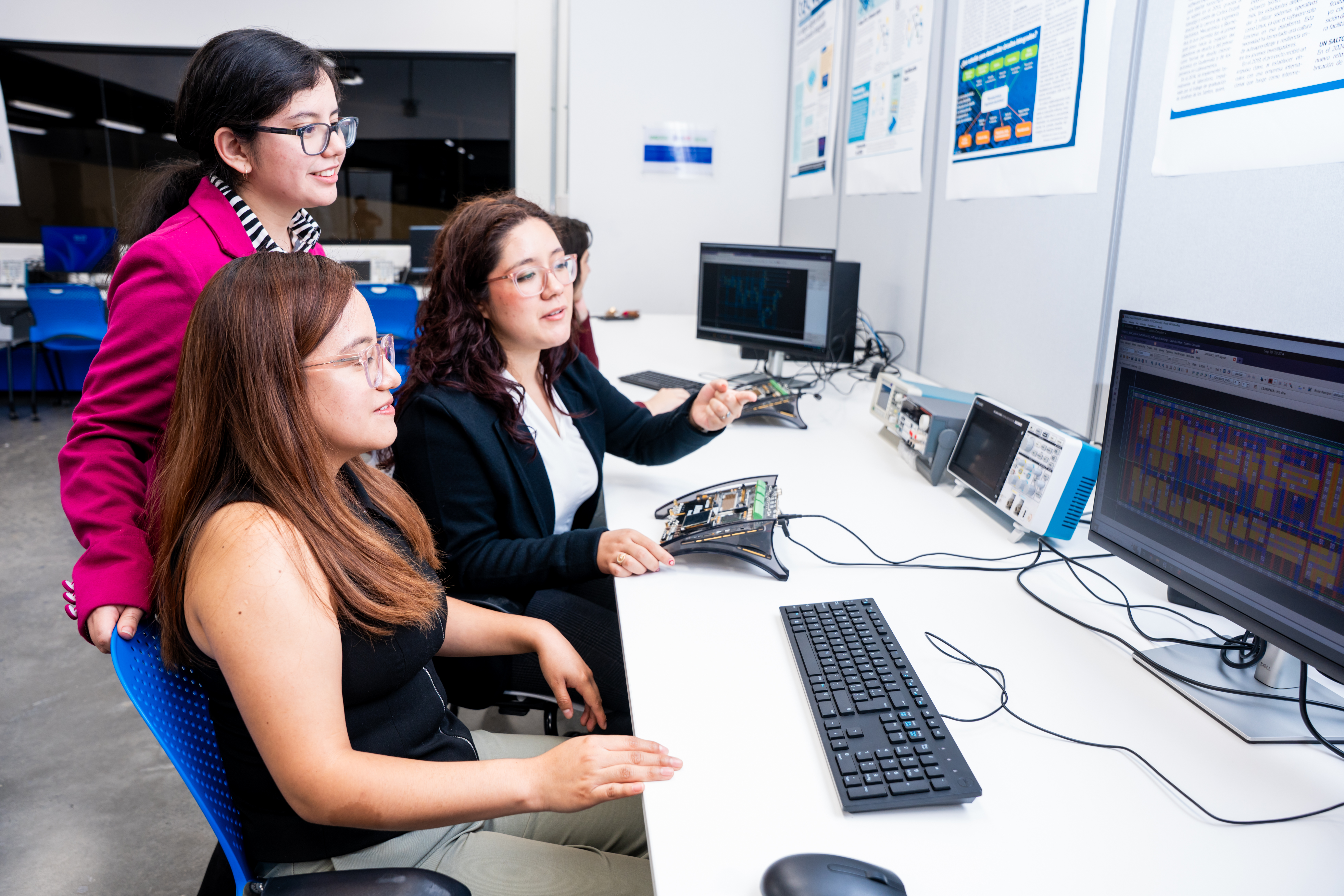 Ellas son las integrantes que diseñan El Gran Jaguar, el primer nanochip diseñado en Guatemala
