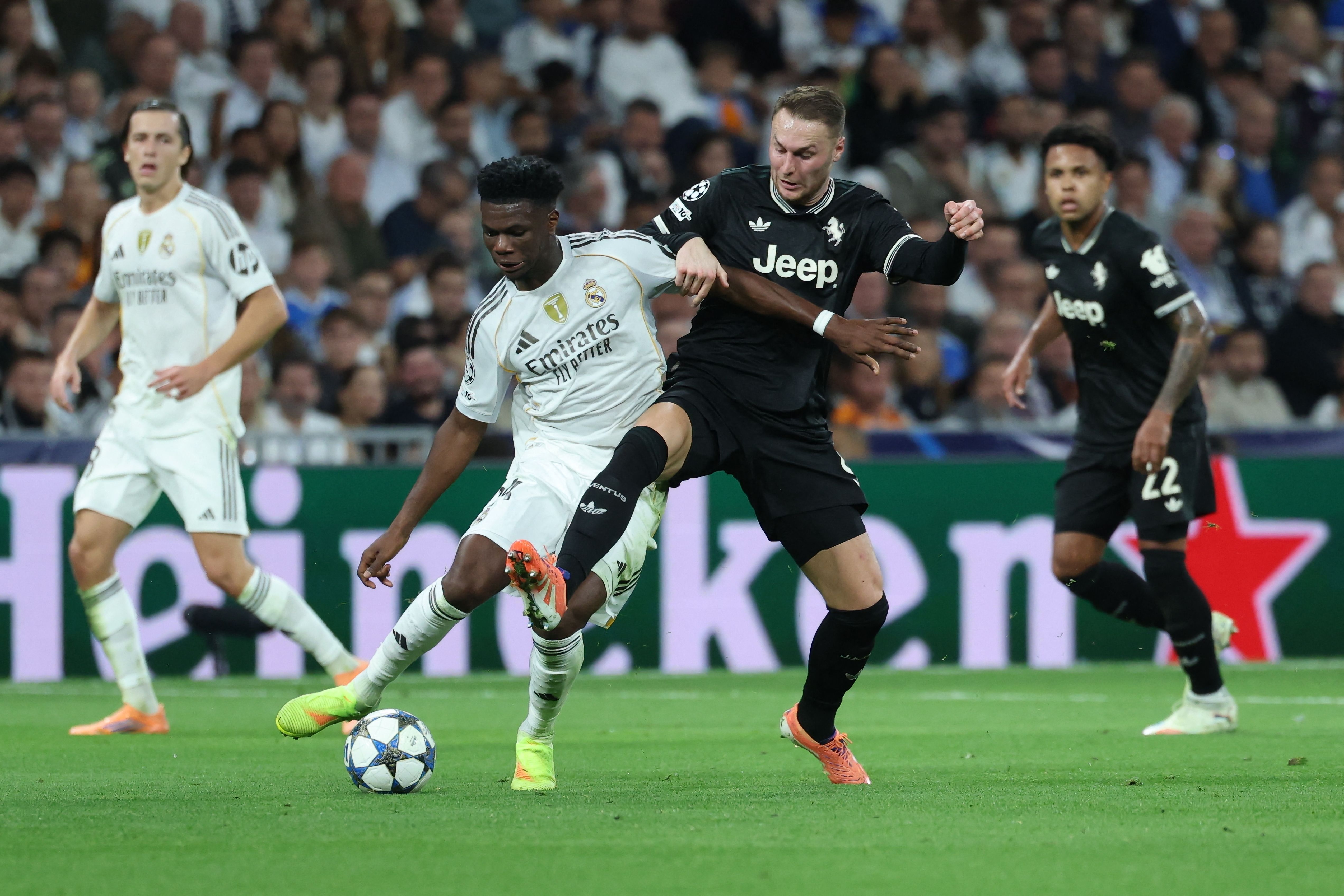 Aurelien Tchouameni  durante el partido del Real Madrid ante la Juventus en la Champions League. (Foto Prensa Libre: AFP).
