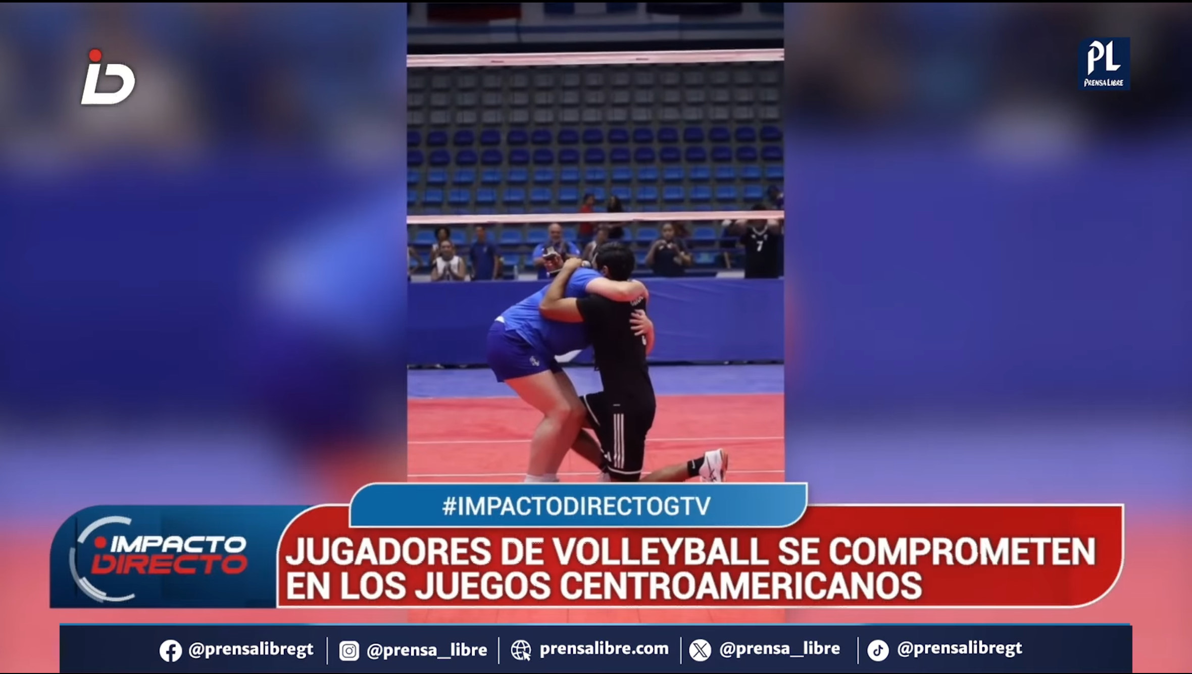 Una ovación acompaña a la pareja salvadoreña al sellar su compromiso frente al público. (Foto Prensa Libre)