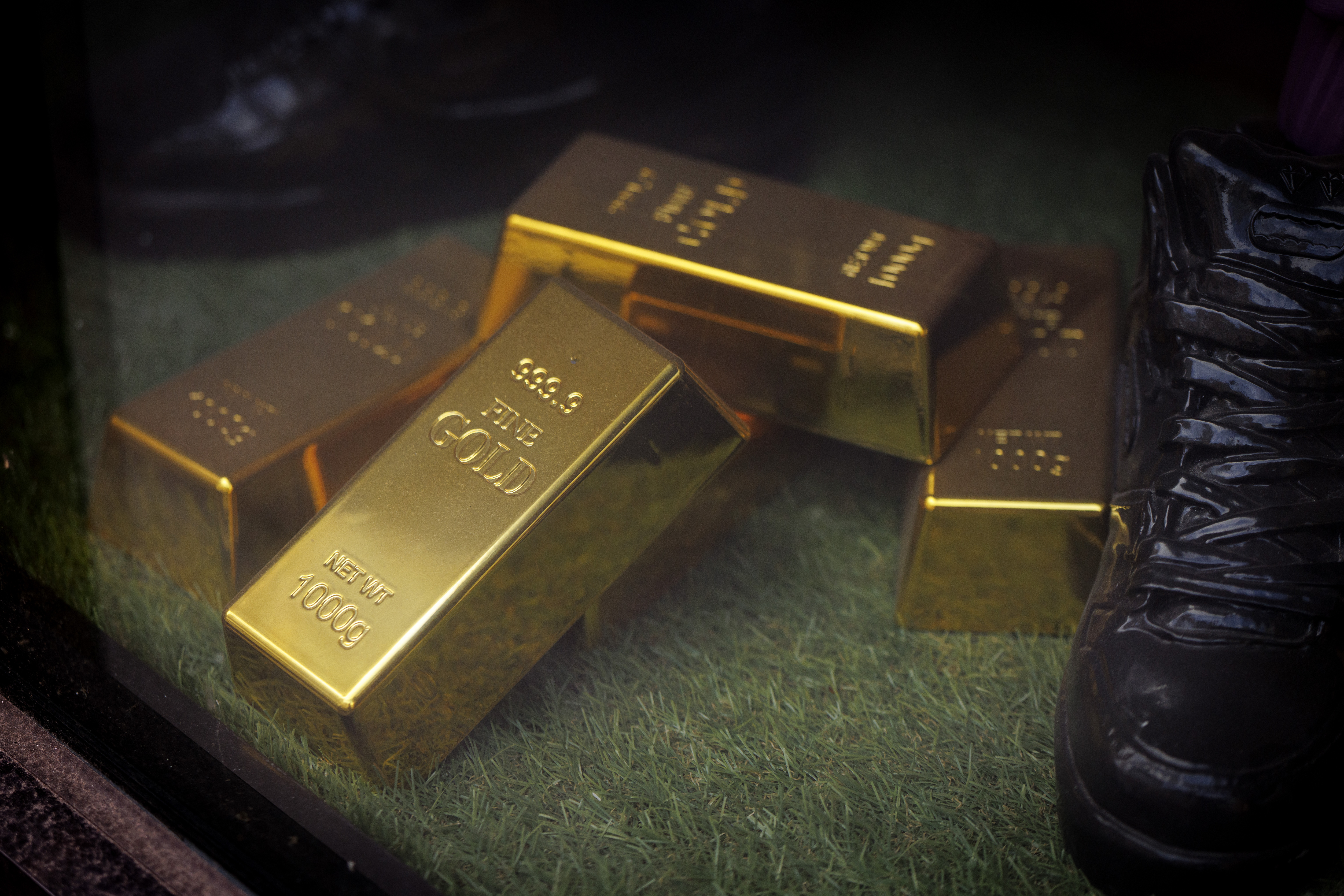 El precio al contado del oro ha superado los 4.000 USD por onza por primera vez