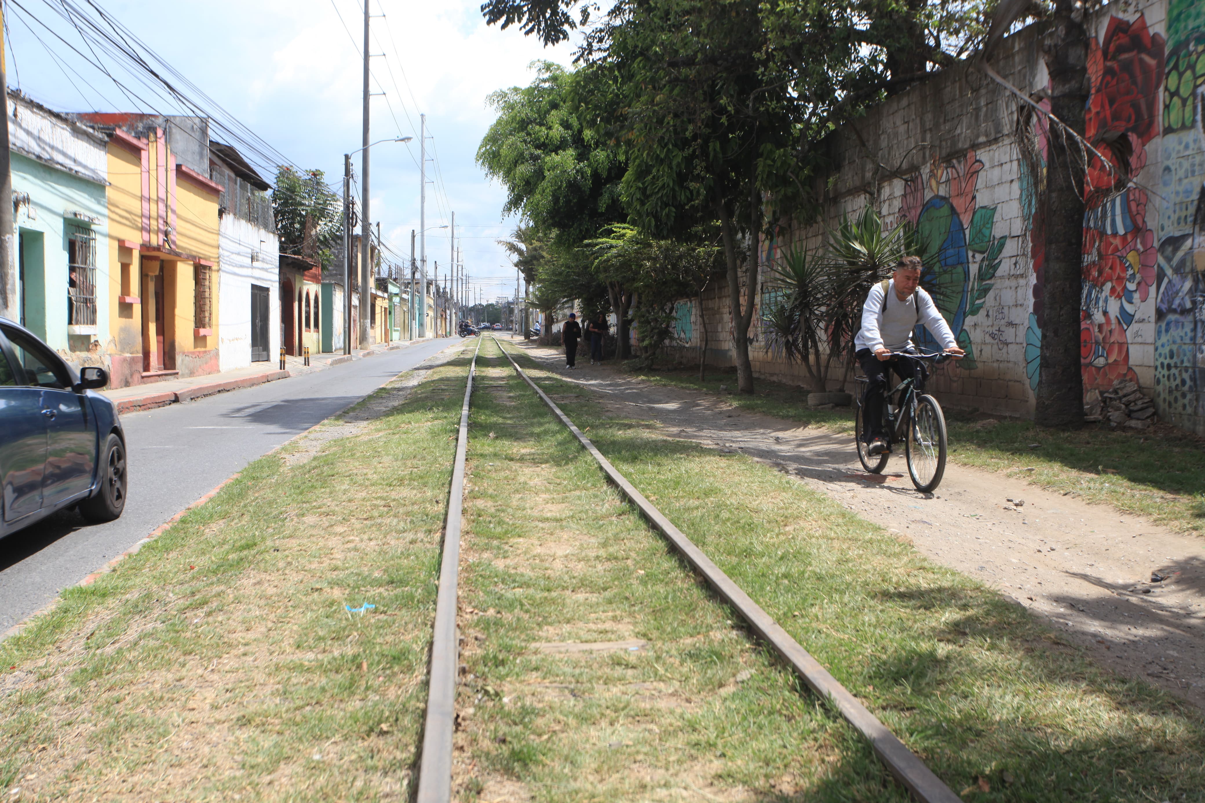 Un bolson presupuestario en la iniciativa del presupuesto hay una asignación por Q2 mil 750 millones, para actividades de preinversión e inversión para la modernización del Sistema Metropolitano de Transporte, así como de puertos, aeropuertos y el sistema ferroviario, según el Cien.