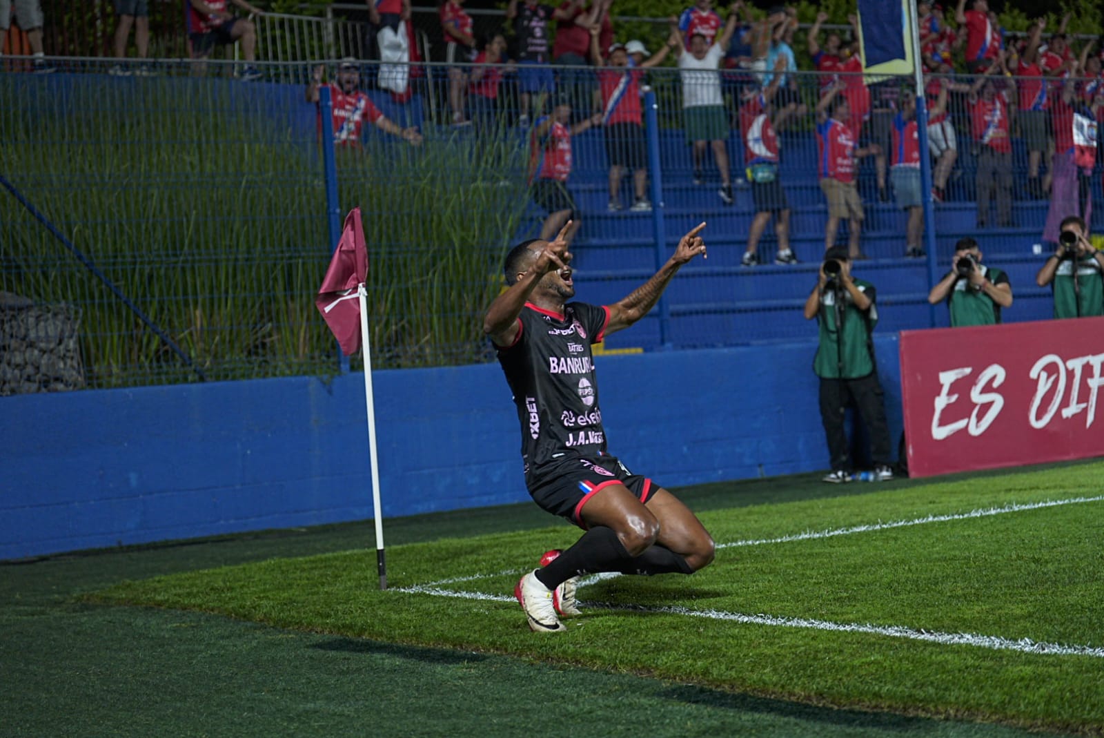 Romario da Silva, anotador del gol del triunfo de Xelajú MC. (Foto Prensa Libre: Xelajú).