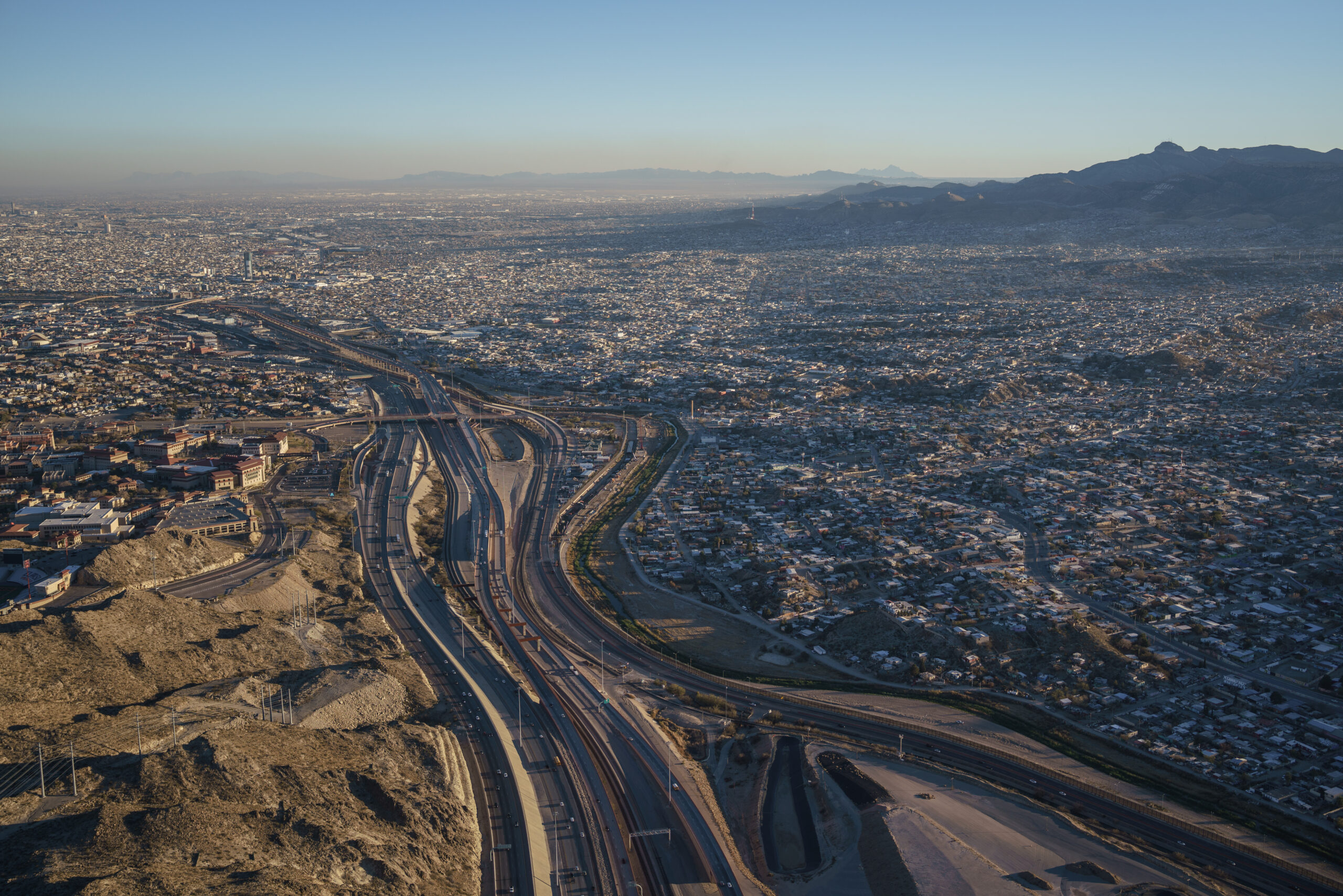 FILE Ñ The U.S.-Mexico border through El Paso, Texas and Ciudad Jurez, Mexico, on Jan. 15, 2026. The deaths of two C.I.A. officers in a crash in northern Mexico sparked questions about authorization and sovereignty, but also reflected a longstanding, sensitive security partnership between the two countries. (Paul Ratje/The New York Times)