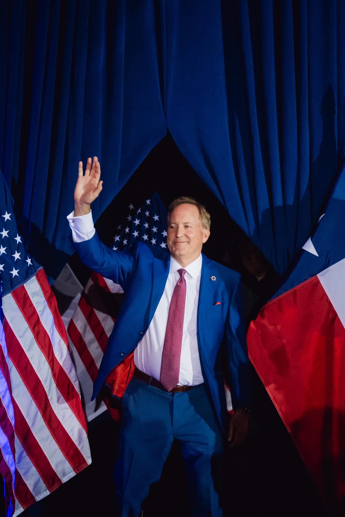 Ken Paxton, fiscal general republicano de Texas, derrotó al senador John Cornyn en la segunda vuelta del martes. Desiree Rios para The New York Times