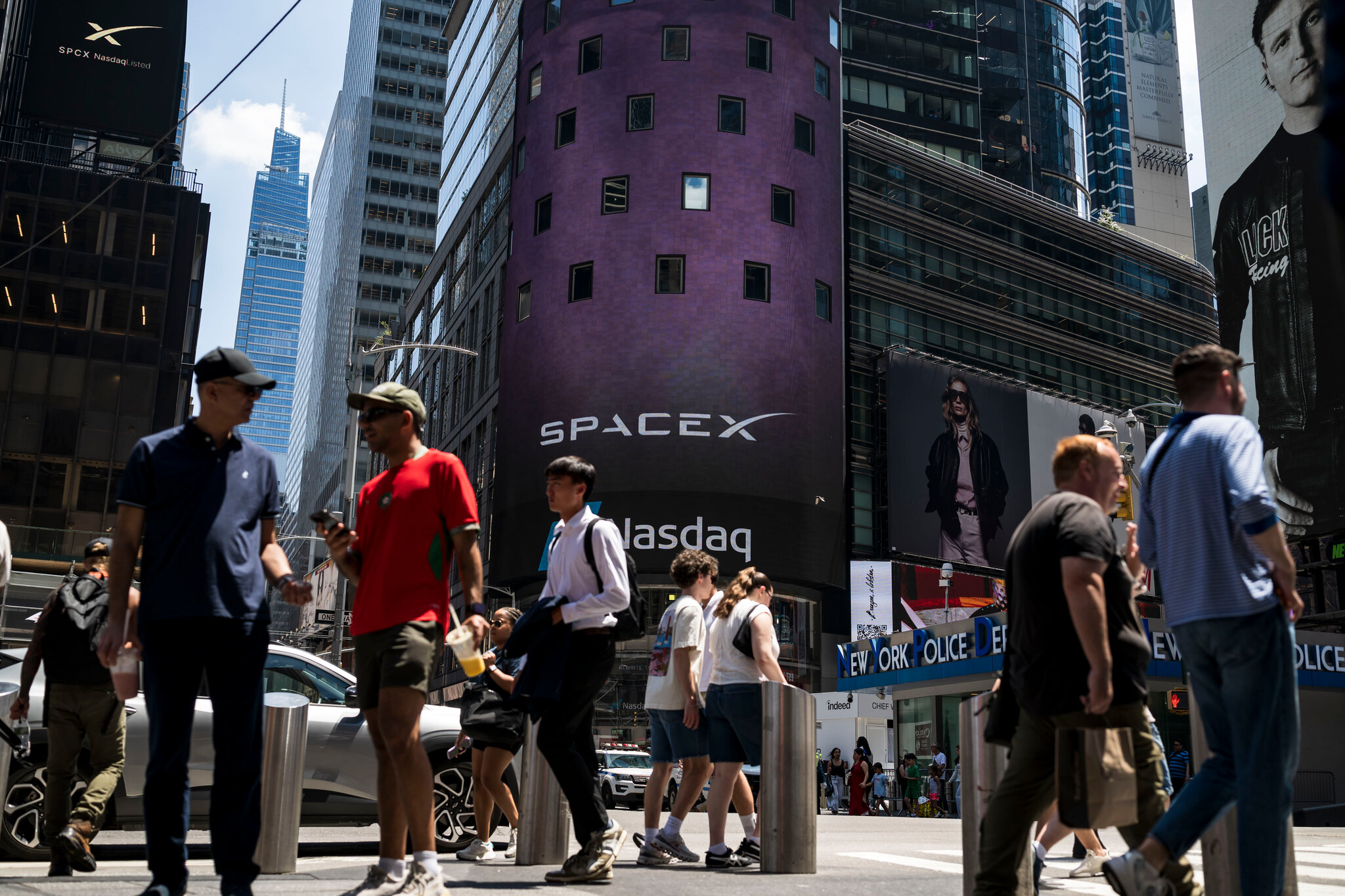 Times Square el viernes, cuando SpaceX, de Elon Musk, salió a bolsa en el Nasdaq. Karsten Moran para The New York Times