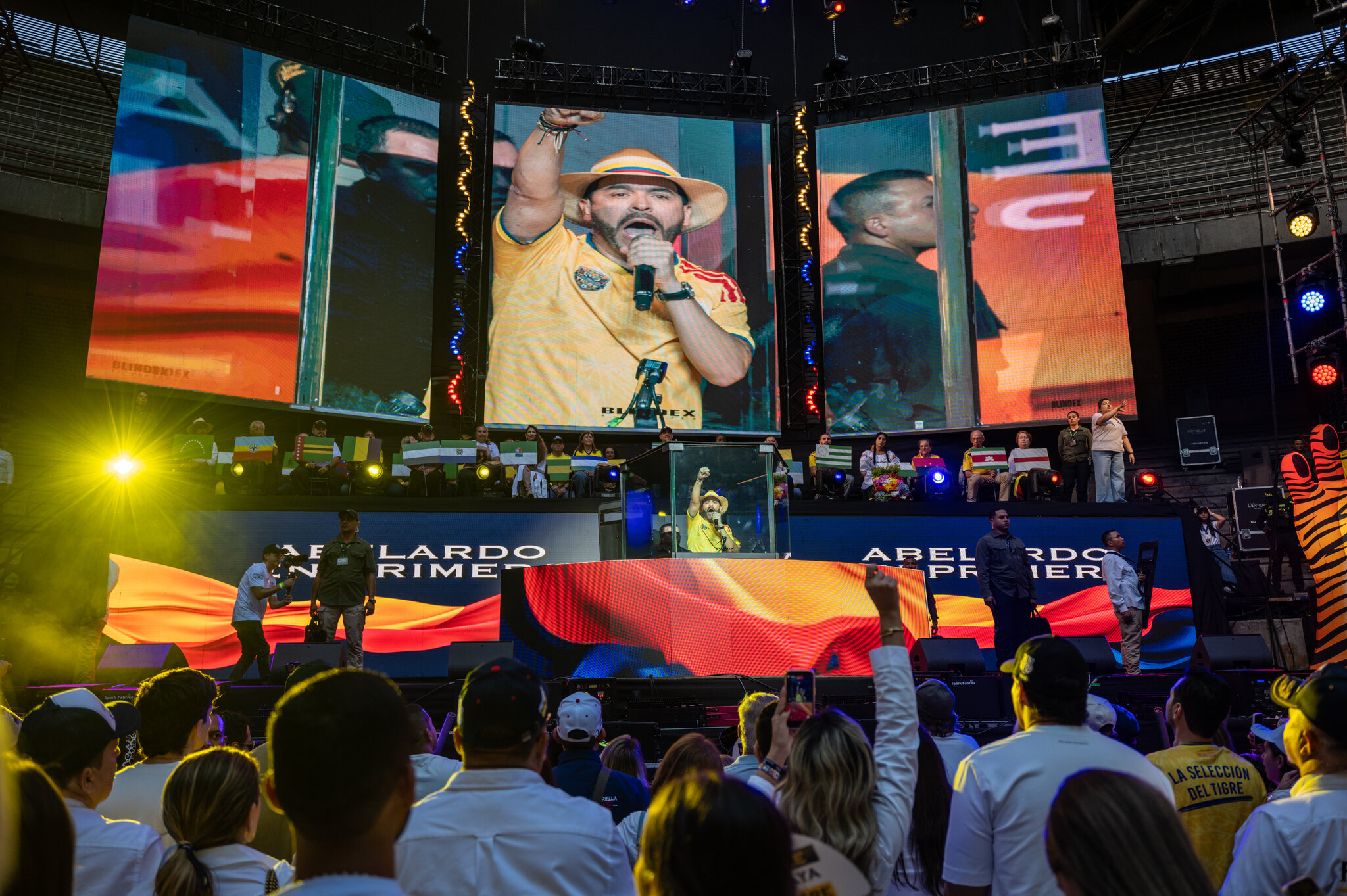 Abelardo de la Espriella, candidato de extrema derecha a la presidencia de Colombia, cerró su campaña en la ciudad de Medellín. Federico Rios para The New York Times