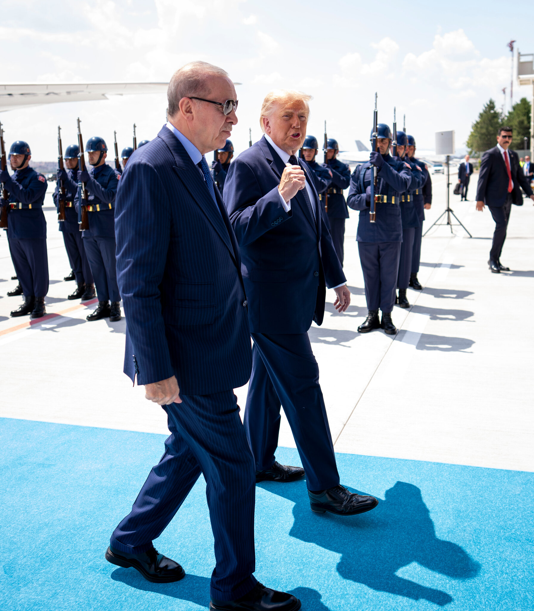 El presidente Trump con el presidente turco Recep Tayyip Erdogan tras llegar a Ankara el martes. Doug Mills/The New York Times