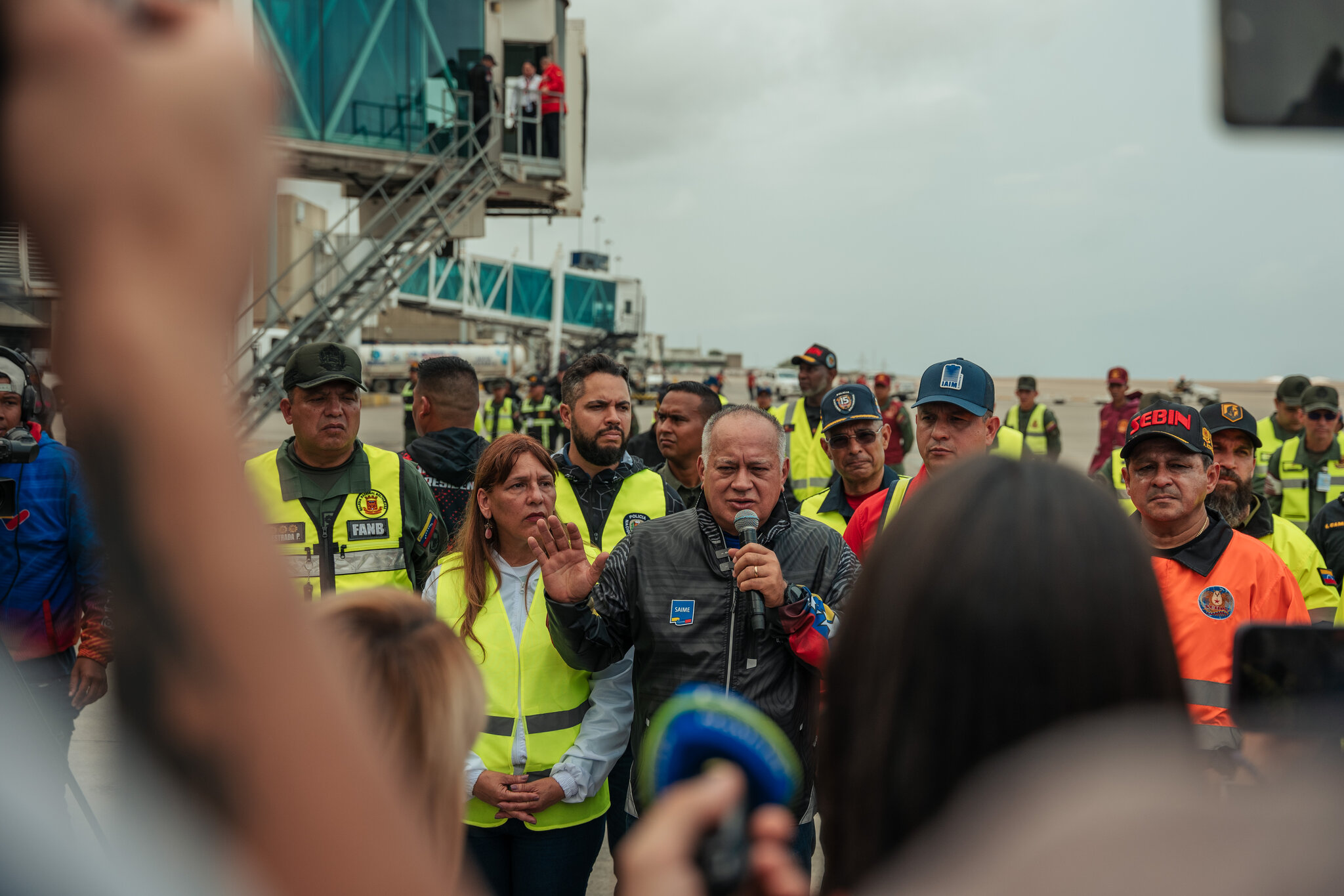 Diosdado Cabello, ministro de Interior de Venezuela, recibió el año pasado un vuelo con migrantes venezolanos procedentes de México. Adriana Loureiro Fernandez para The New York Times