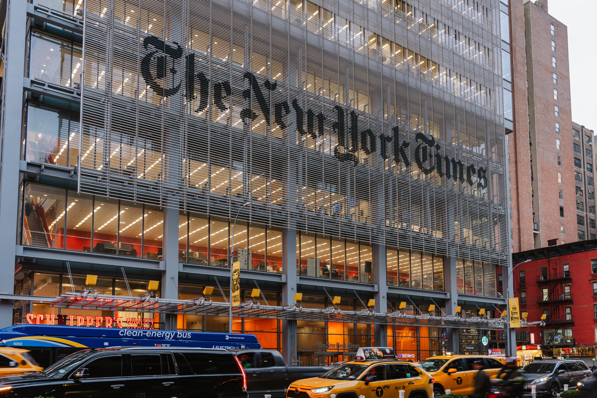 El edificio de The New York Times en el 620 de la Octava Avenida en Manhattan Lucia Vazquez para The New York Times