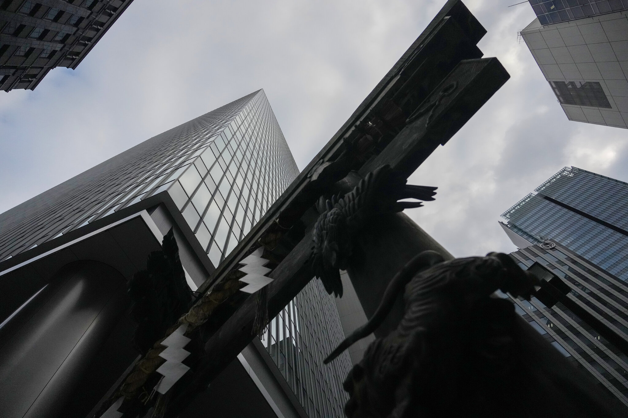 La oficina de Aeroflot en la Torre Toranomon Kotohira de Tokio. Las débiles leyes de espionaje de Japón y su floreciente industria de alta tecnología lo han convertido en una base crucial para el esfuerzo bélico ruso. Chang W. Lee/The New York Times