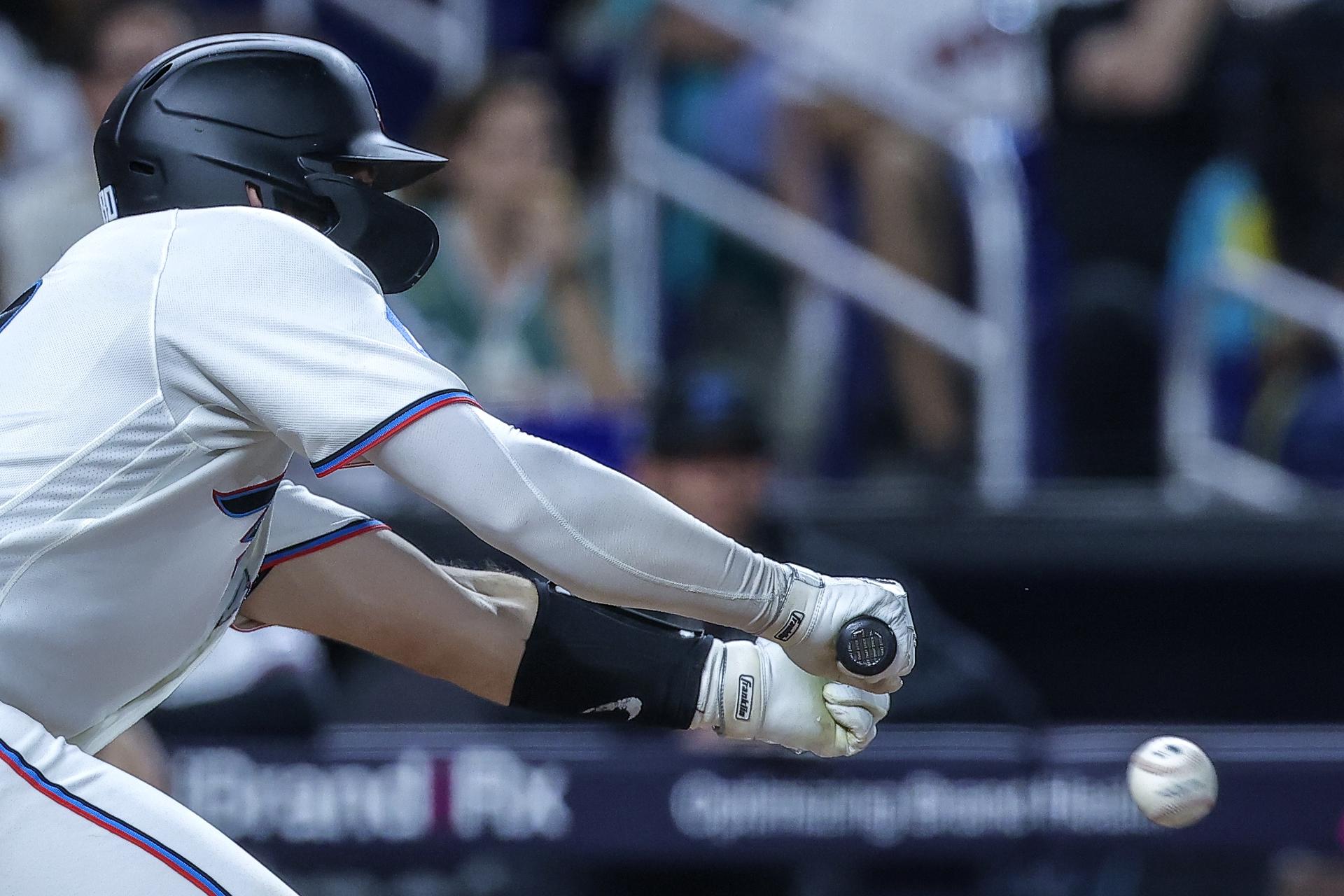 El receptor de los Miami Marlins, Joe Mack, en una imagen de archivo. EFE/EPA/CRISTOBAL HERRERA-ULASHKEVICH