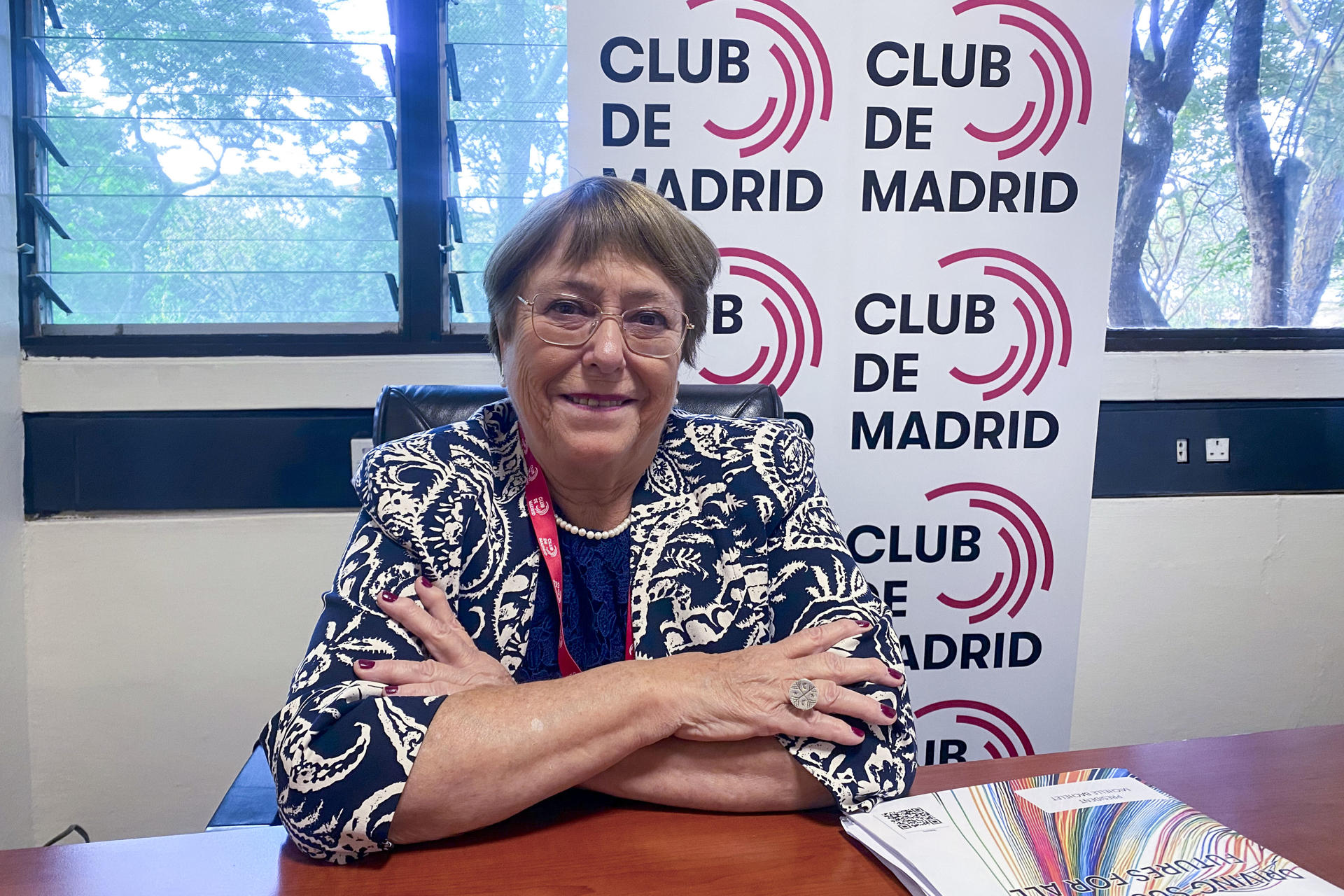 La expresidenta de Chile Michelle Bachelet, que actualmente es candidata a dirigir la ONU, cumple 75 años. En la imagen, durante una entrevista con la agencia EFE durante el Diálogo Político anual del Club de Madrid, del que Bachelet es vicepresidenta, en abril de 2025. EFE/Paula García-Ajofrín/Archivo