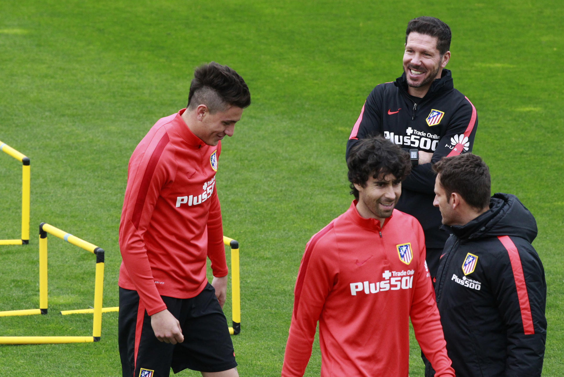 Simeone y Giménez, en una foto de archivo. EFE/Víctor Lerena