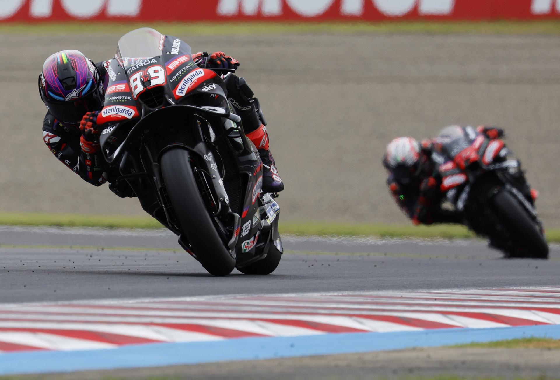 Fotografía del pasado 4 de octubre, en la que puede verse al piloto español Jorge Martin (i), durante el Gran Premio de Japón. EFE/ FRANCK ROBICHON