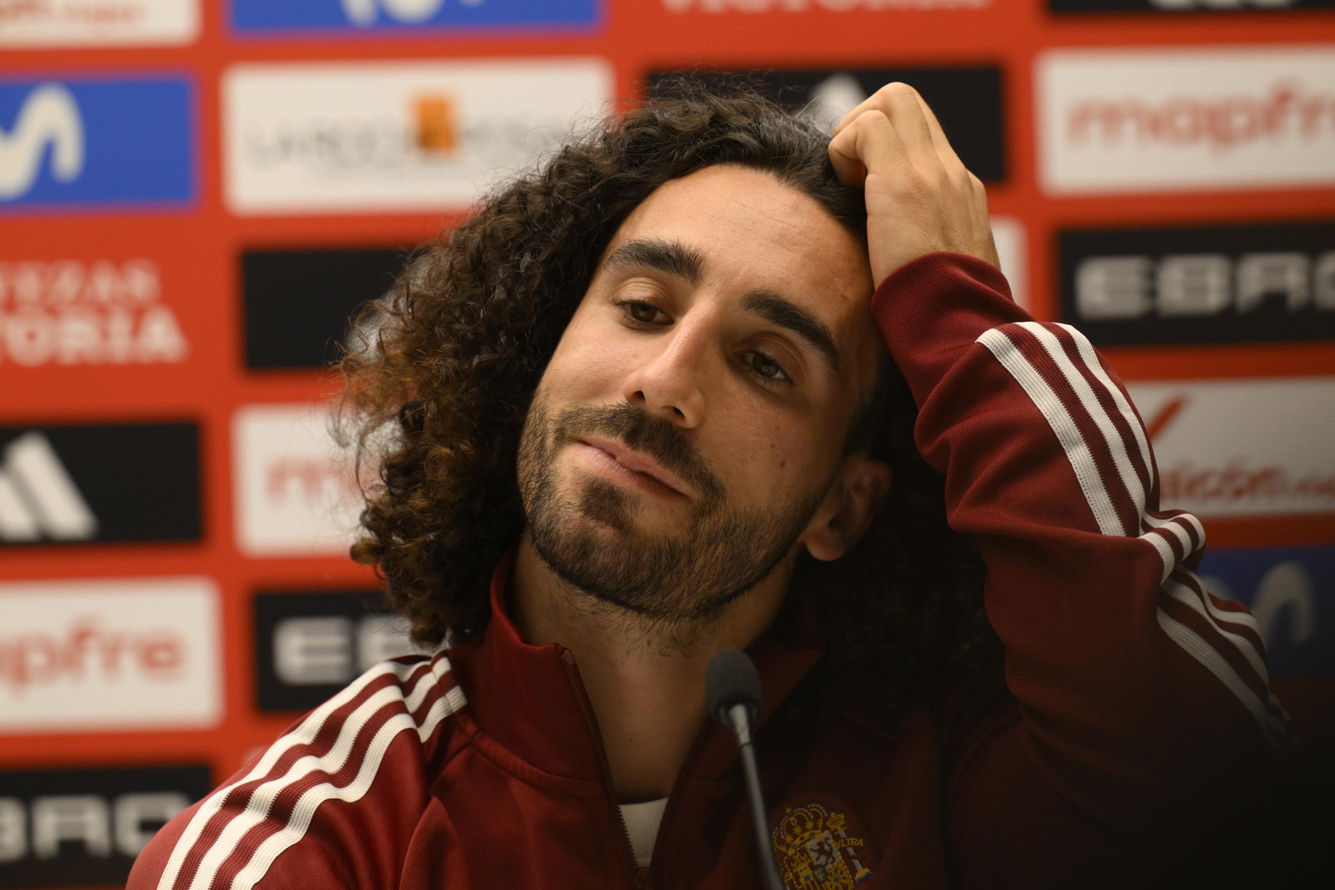 El defensa Marc Cucurella, durante la rueda de prensa de la selección española para hablar del partido de la Liga de Naciones frente a la de República Checa en el estadio Carlos Tartiere de Oviedo. EFE/Eloy Alonso
