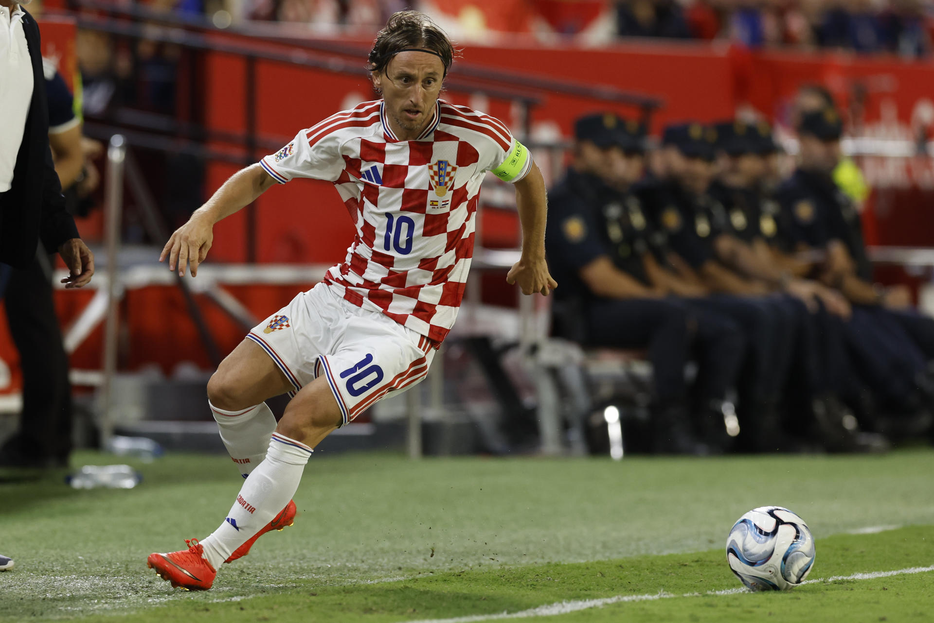 El centrocampista de la selección croata Luka Modric, en el estadio Ramón Sánchez-Pizjuán, en Sevilla. EFE/Julio Muñoz
