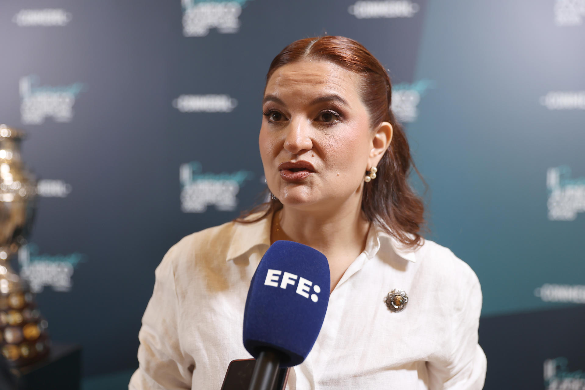 La asesora de propiedad intelectual de la Conmebol, Cecilia Fernández, habla durante el evento ‘Conmebol Summit Jurídico y Comercial 2026’ este viernes en Luque (Paraguay). EFE/ Juan Pablo Pino